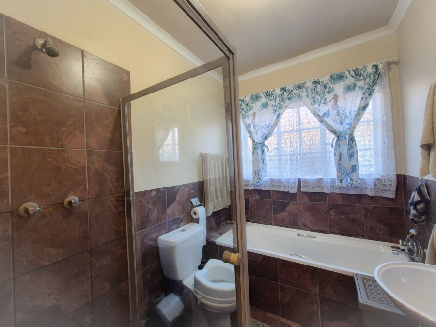 2 Bedroom Property for Sale in Vaalpark Free State